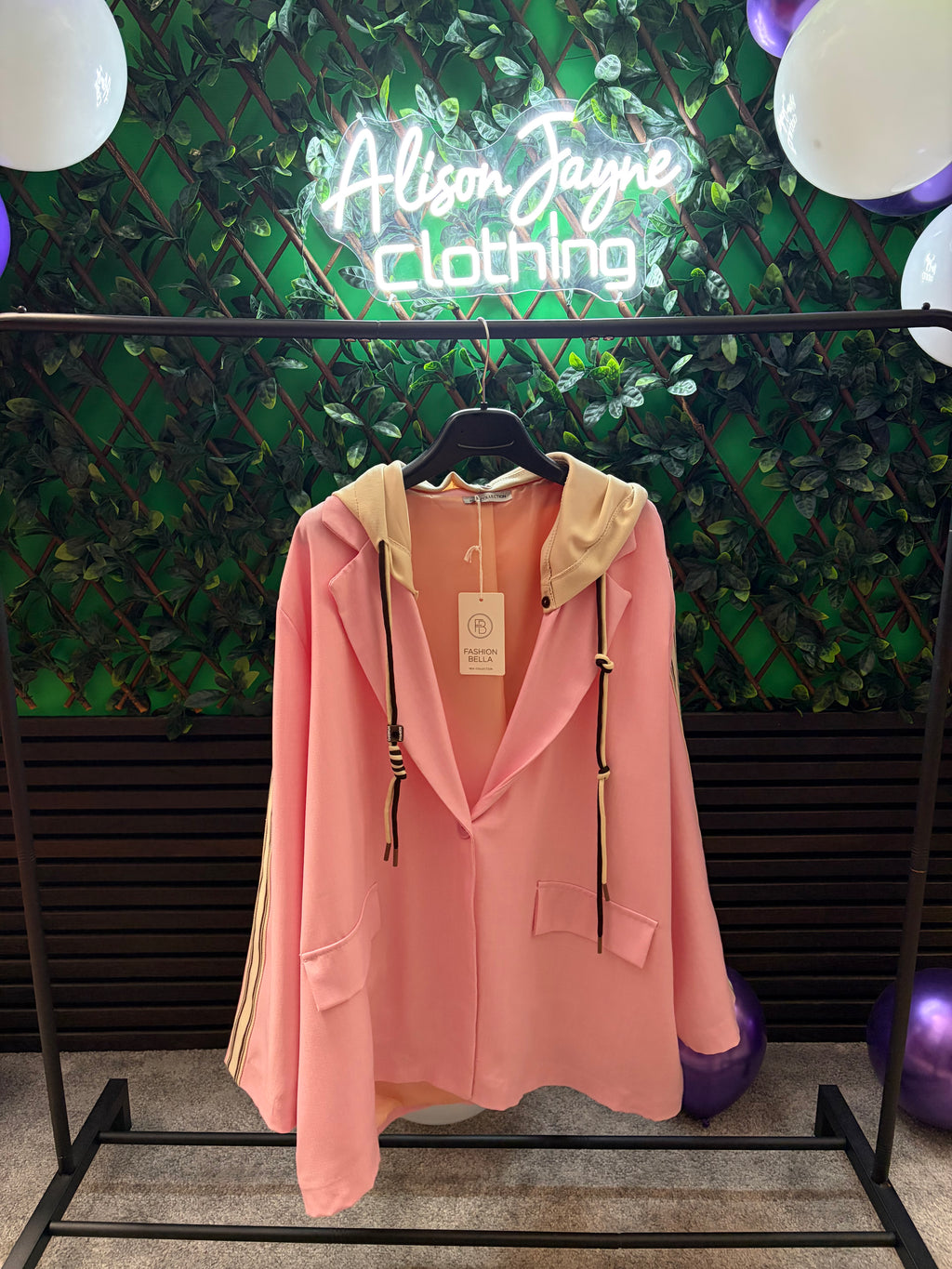 PLUS SIZE Blazer with detachable hood. (16-22)