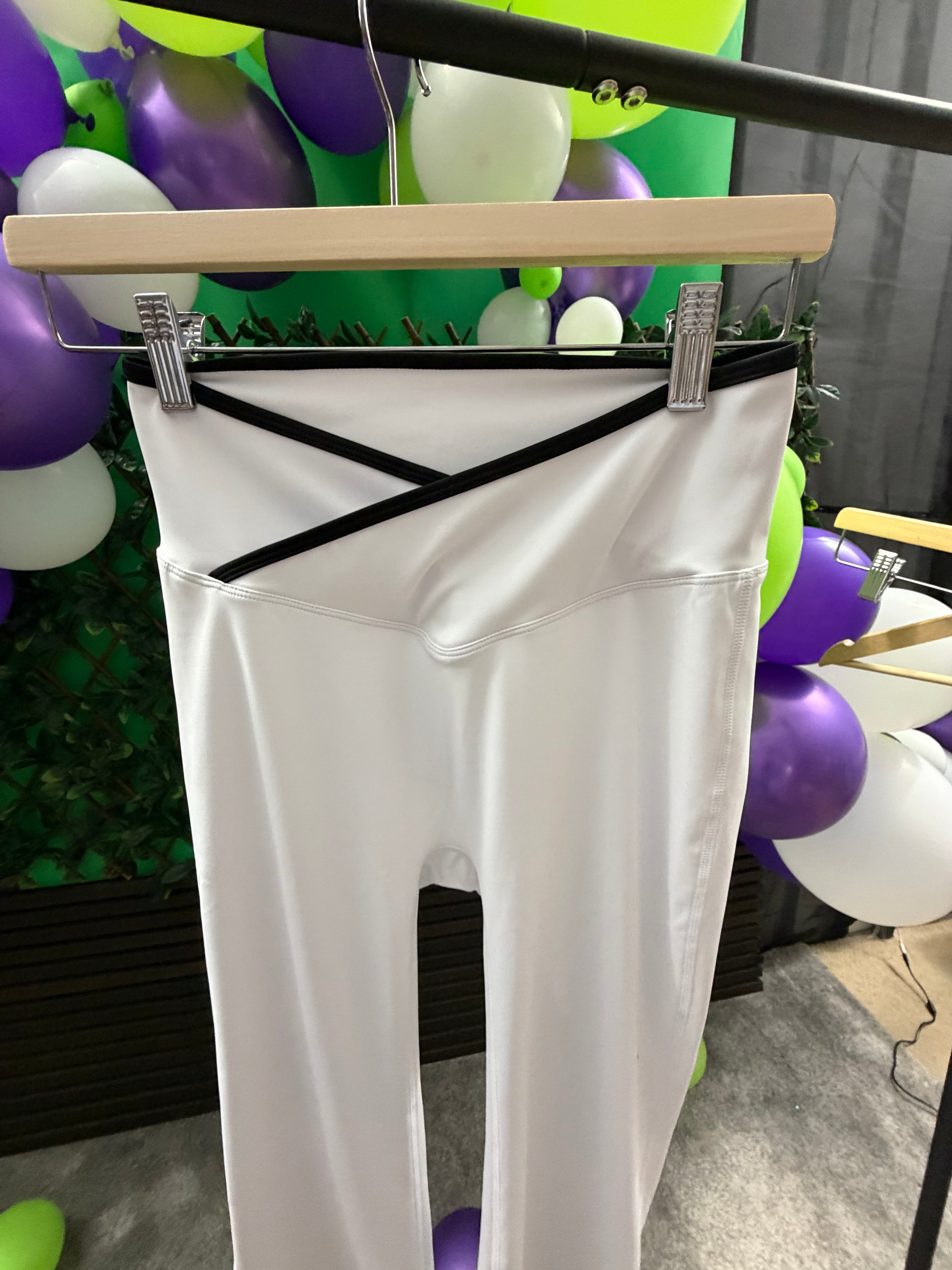 Viral, Cross Waistband Gym Set