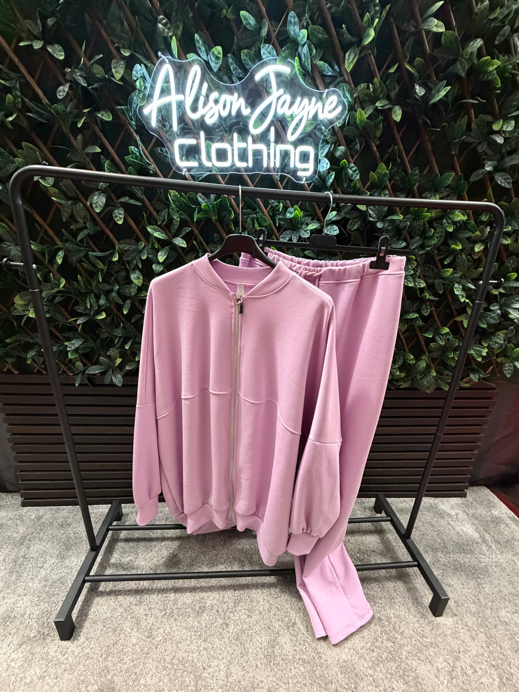 PLUS SIZE Bomber style tracksuit. (16–22)