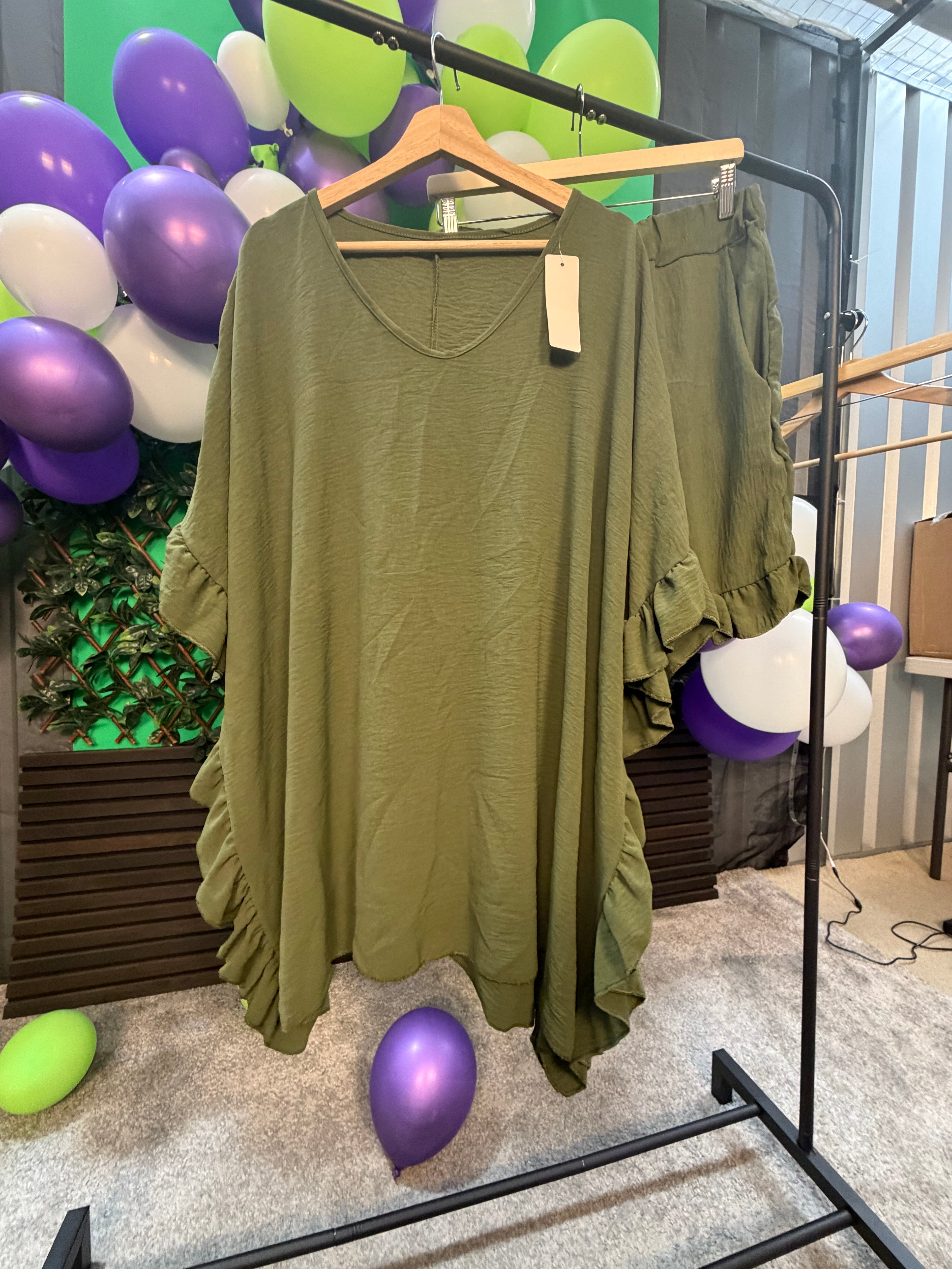 Plus Size Frilled Top & Shorts