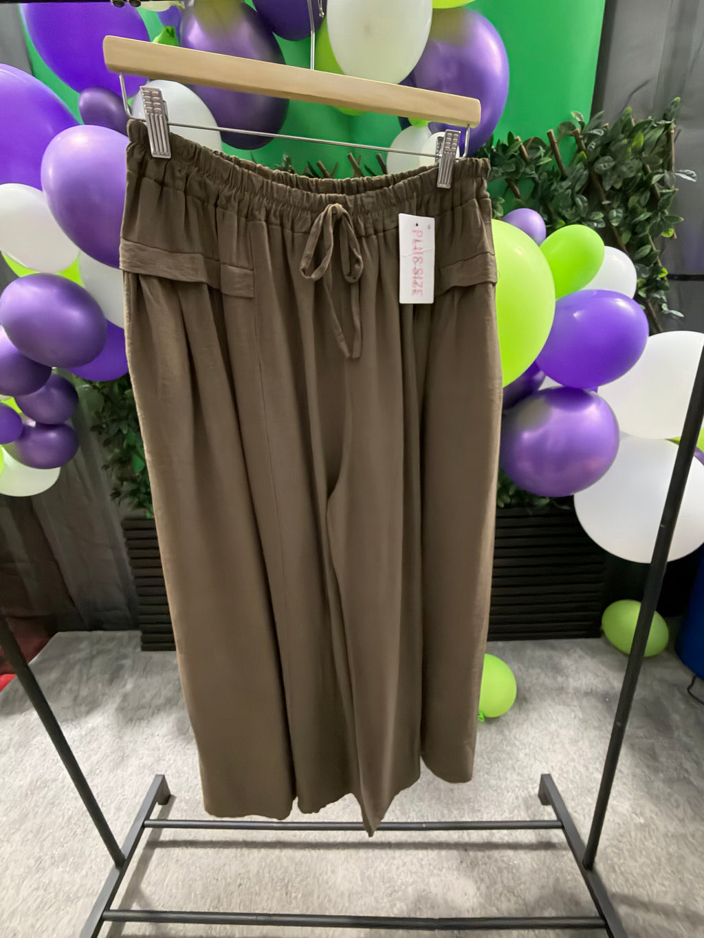 Plus Size- Lightweight, Elasticated Waist Trousers