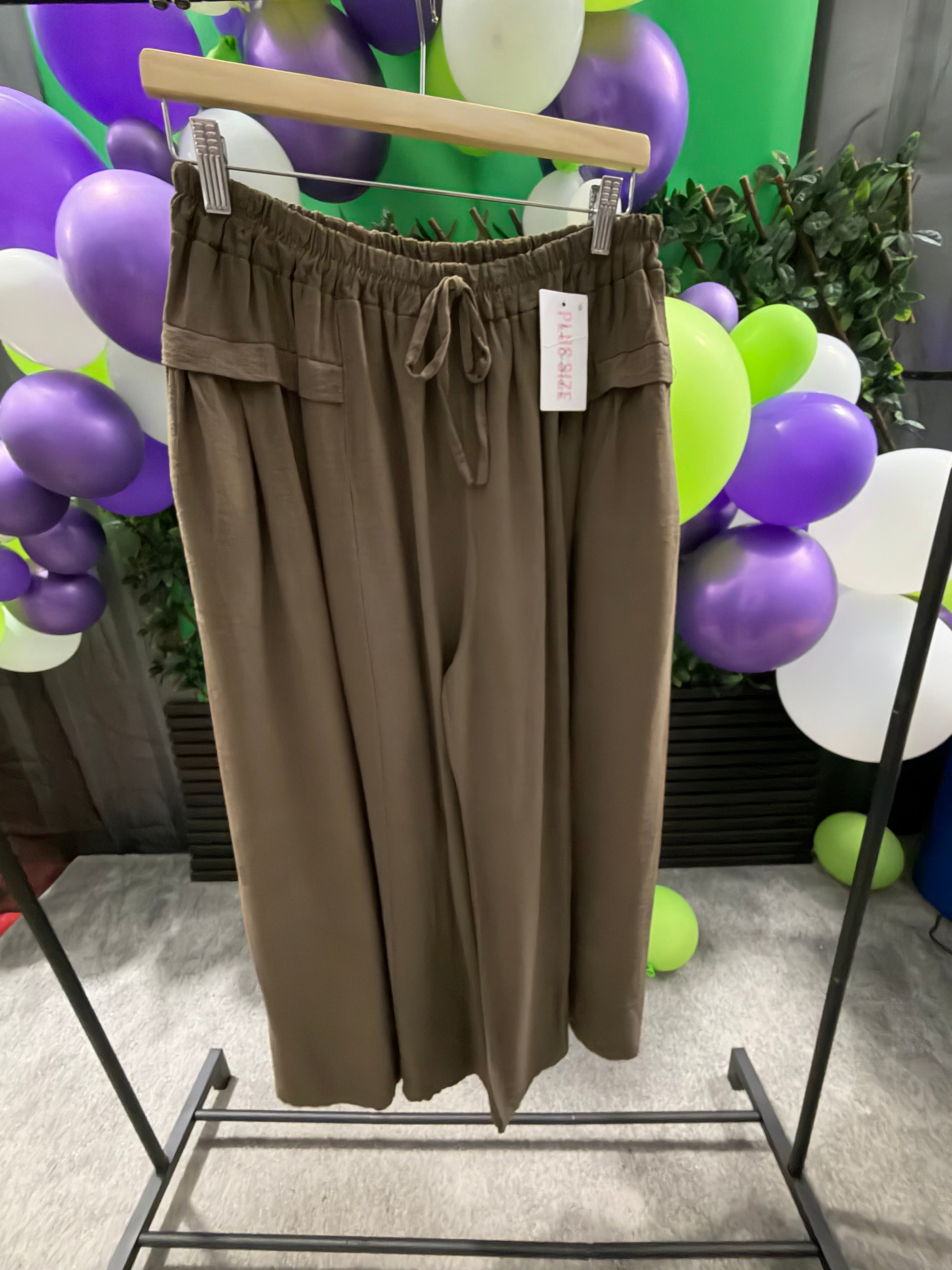 Plus Size- Lightweight, Elasticated Waist Trousers