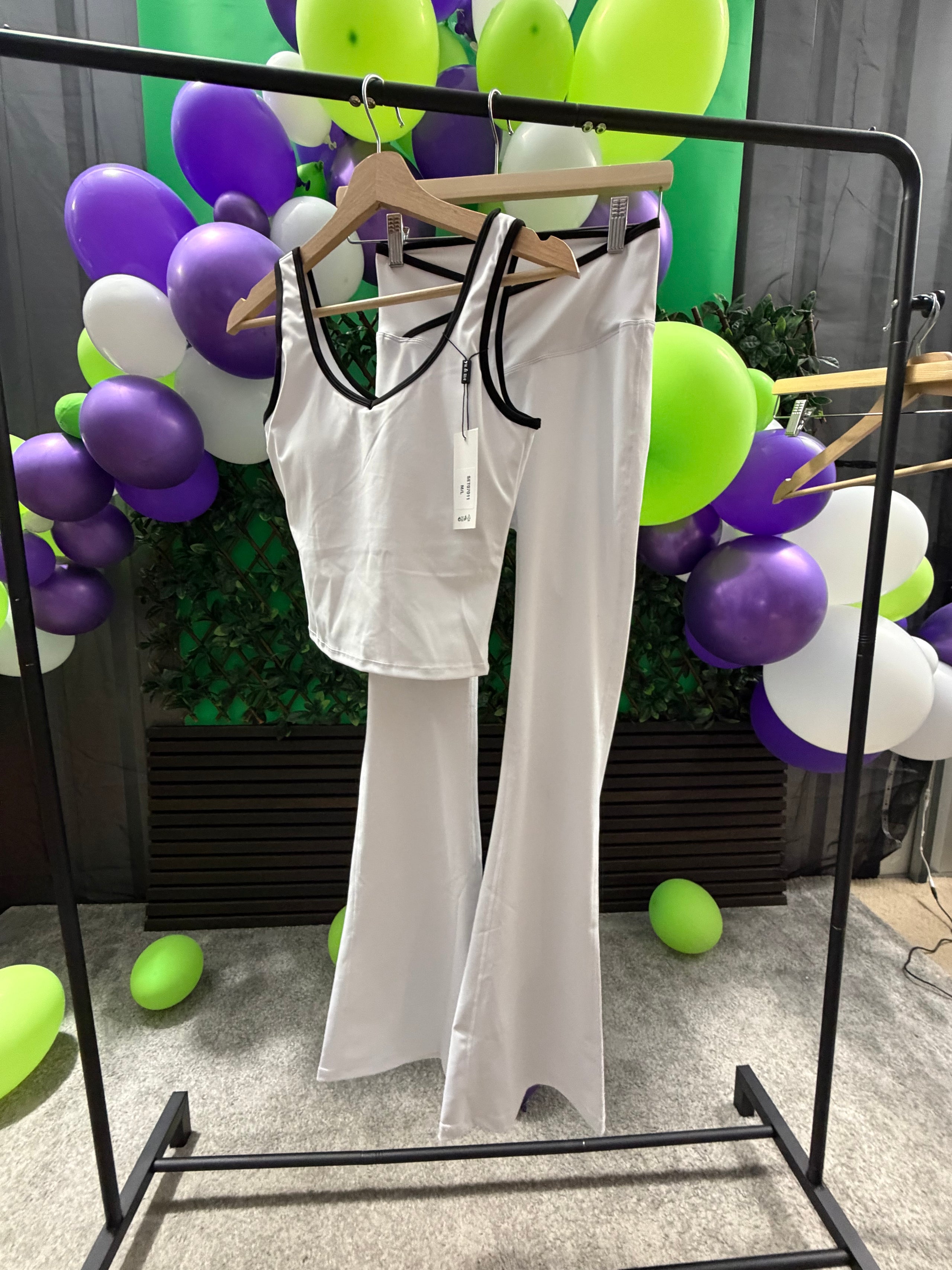Viral, Cross Waistband Gym Set