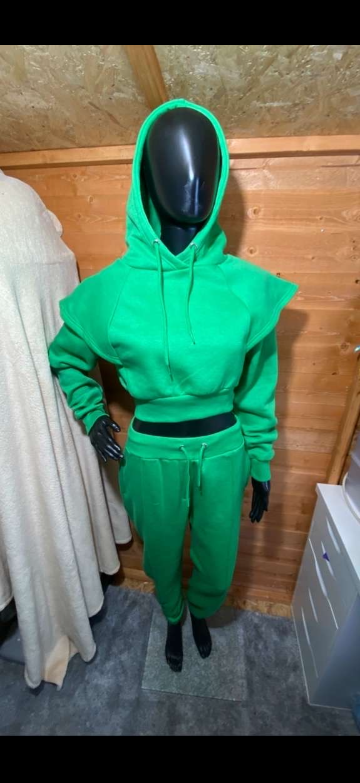 SANSA- Cropped Tracksuit