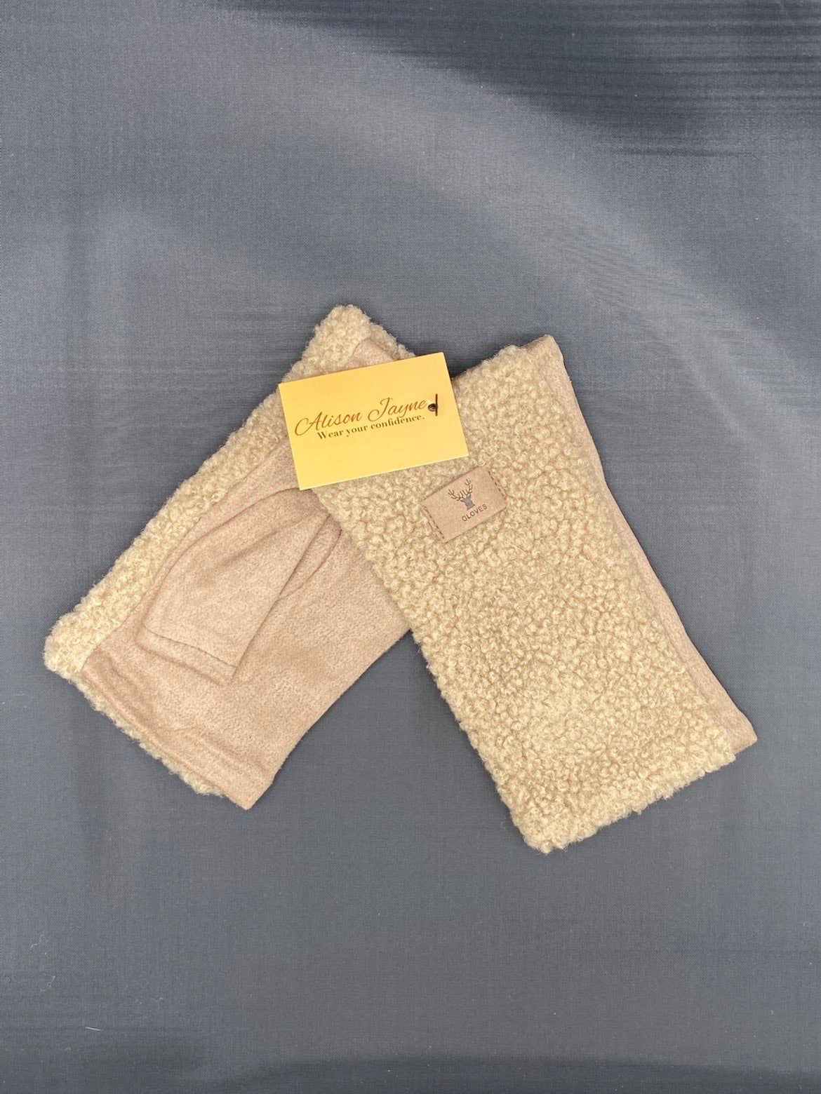 Hand warmer style, fingerless gloves.